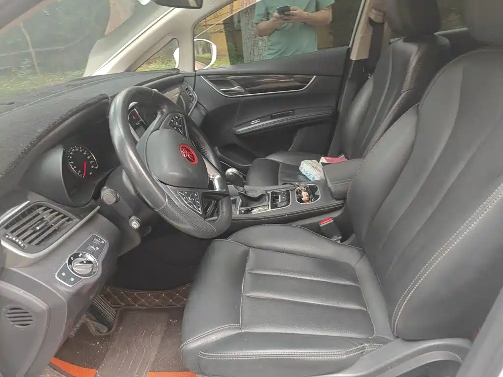 BYD MAX — миниатюра 8