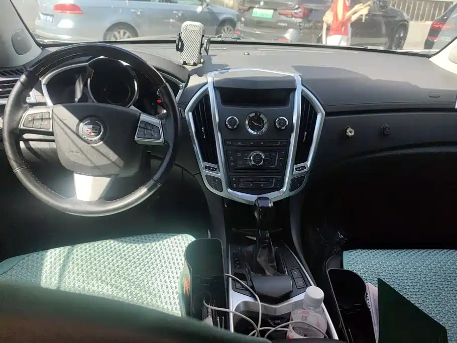 Cadillac SRX — миниатюра 12