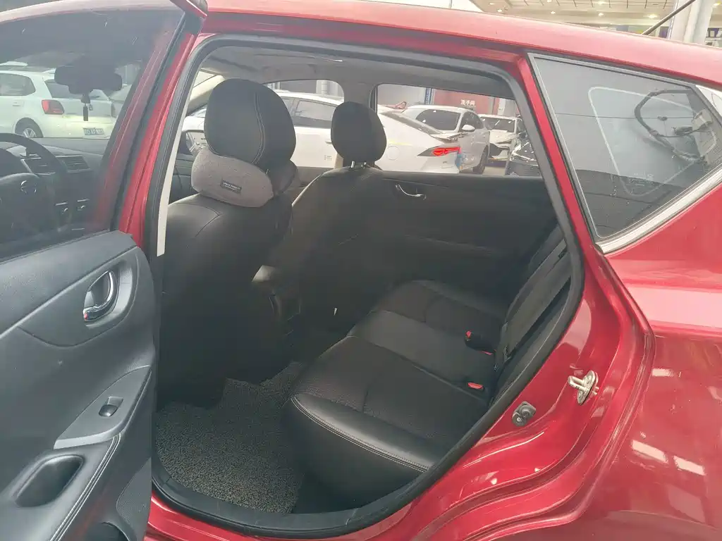 Nissan Tiida — миниатюра 9