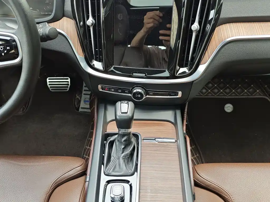 Volvo S60 — миниатюра 11