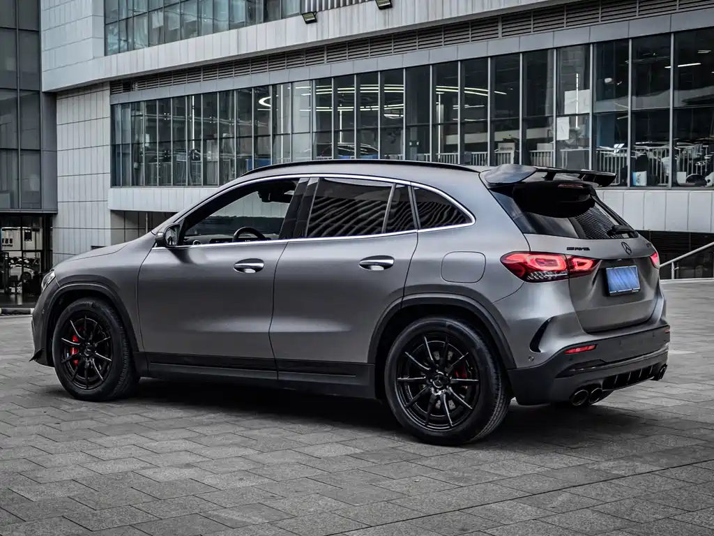 MERCEDES-BENZ GLA AMG