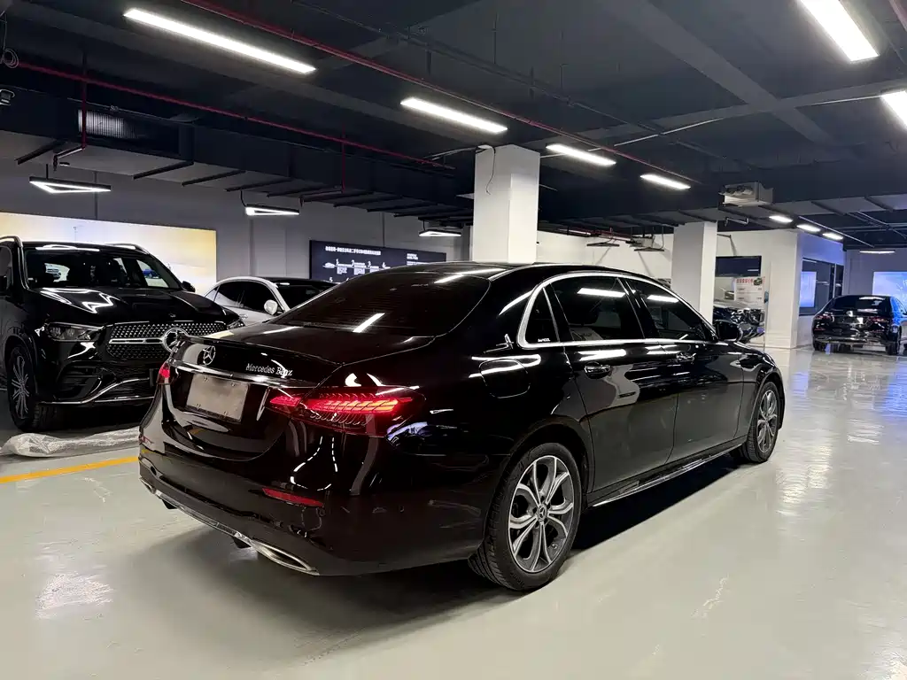 MERCEDES-BENZ E CLASS