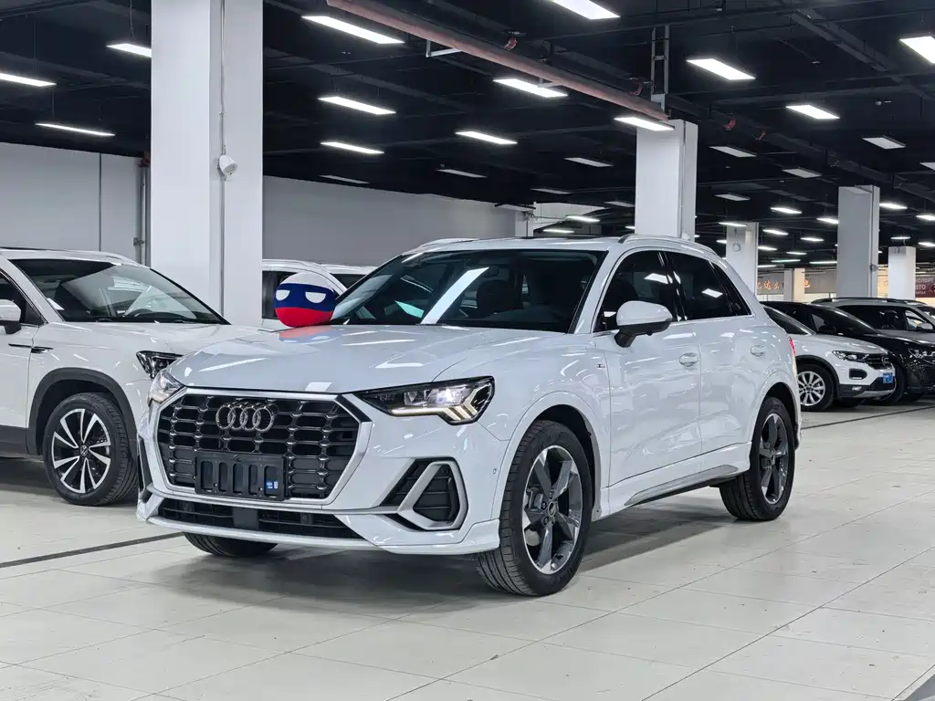 Купить Audi Q3