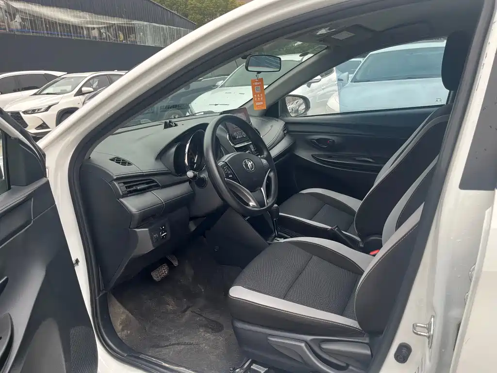 TOYOTA YARIS L ZHIXUAN