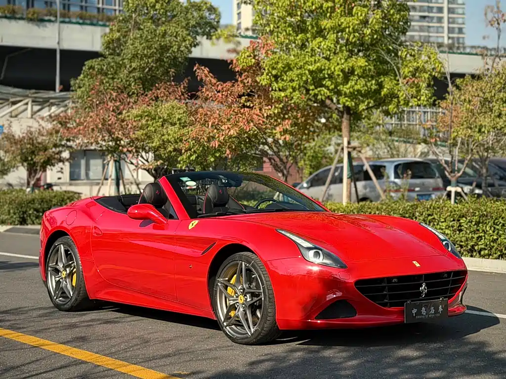FERRARI CALIFORNIA T