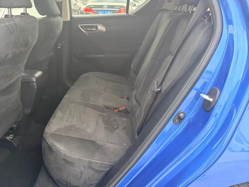 Lexus CT — миниатюра 11