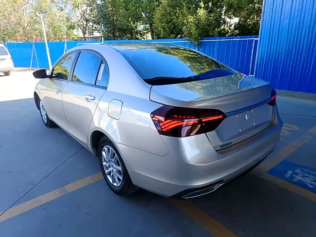 Geely Emgrand — миниатюра 5