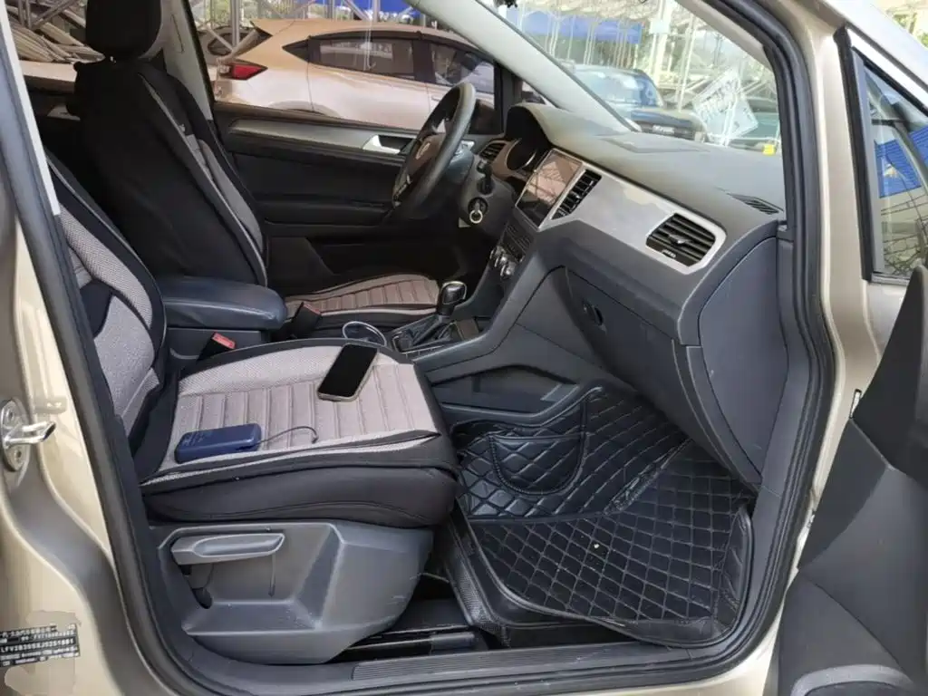 Volkswagen Golf Sportsvan — миниатюра 25