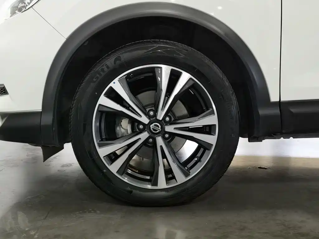 Nissan Qashqai — миниатюра 17