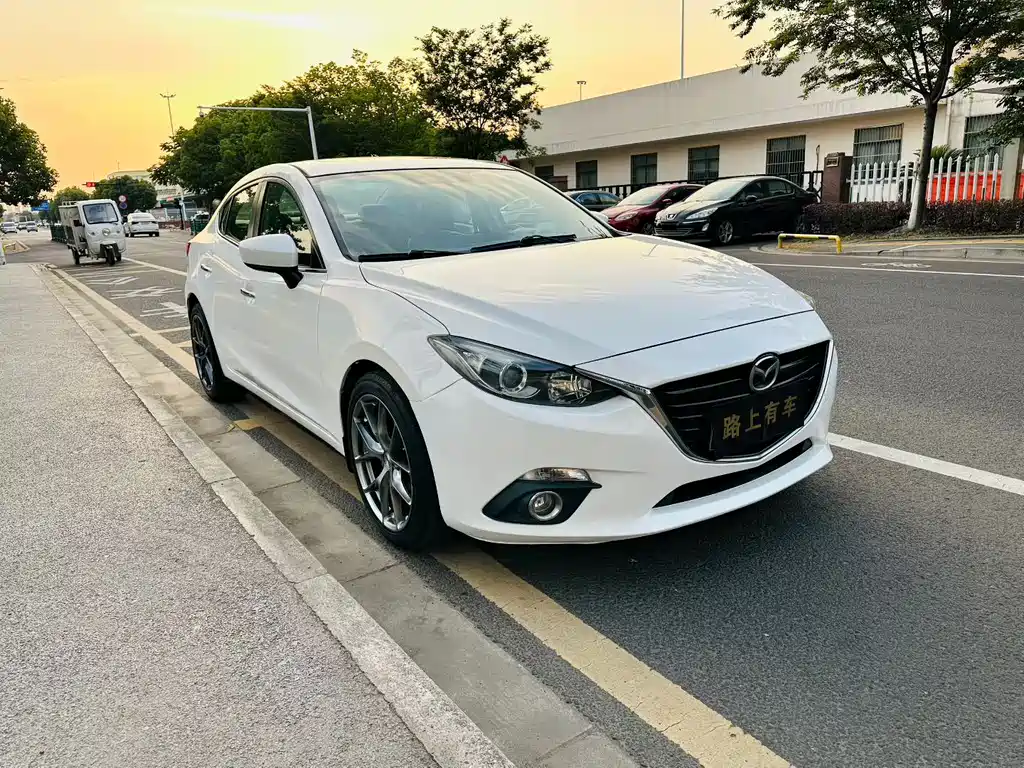 Mazda Mazda3 3 2014 2.0L AT Flagship