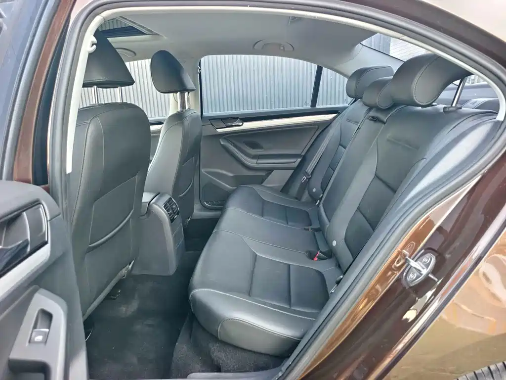 Volkswagen Sagitar 2015 230TSI AT Comfort