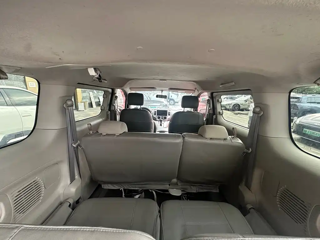 Nissan NV200 — миниатюра 12