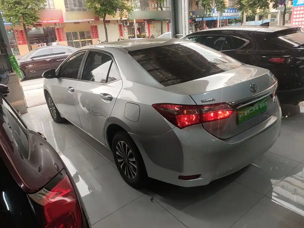 Toyota Corolla — миниатюра 5