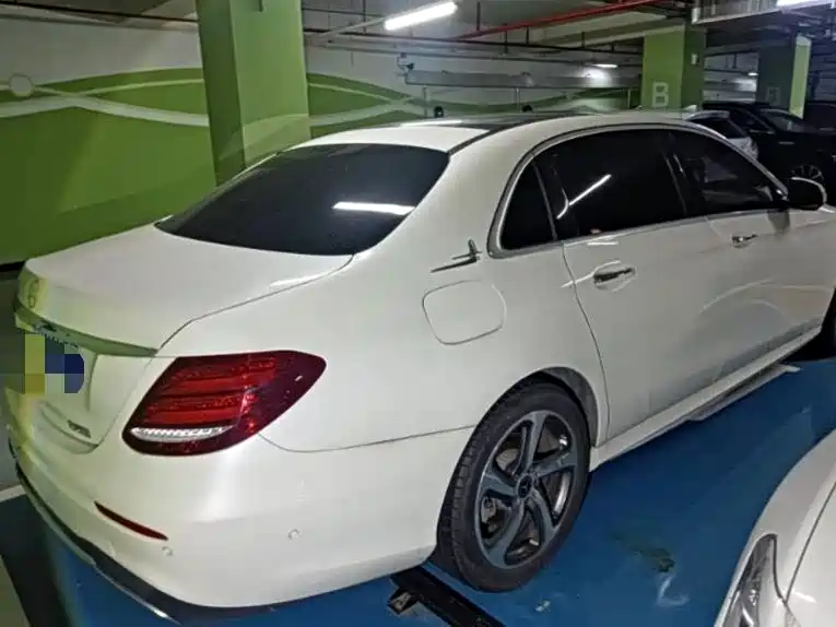 Mercedes-Benz E-Class — миниатюра 3
