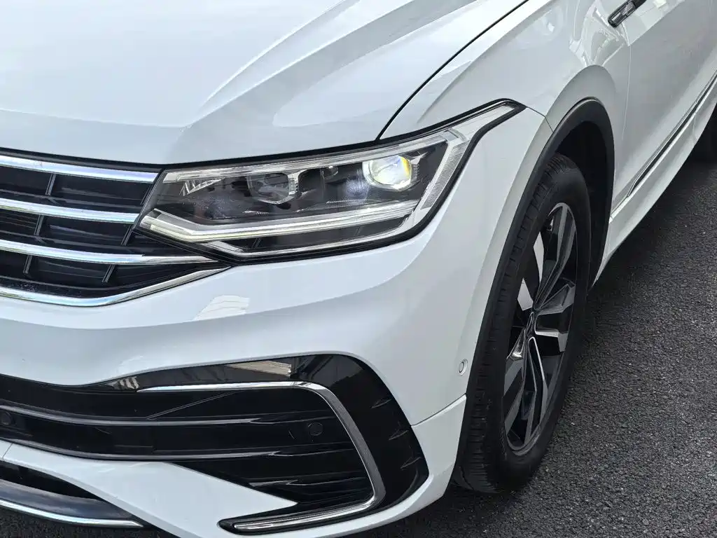 Volkswagen Tiguan L — миниатюра 11