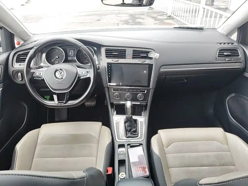 Volkswagen Golf — миниатюра 10