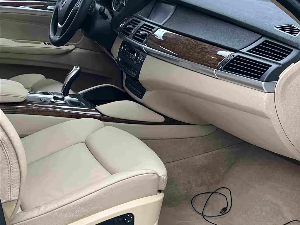 BMW X6 — миниатюра 10