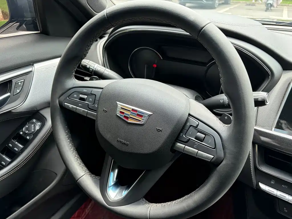 Cadillac CT5 — миниатюра 11