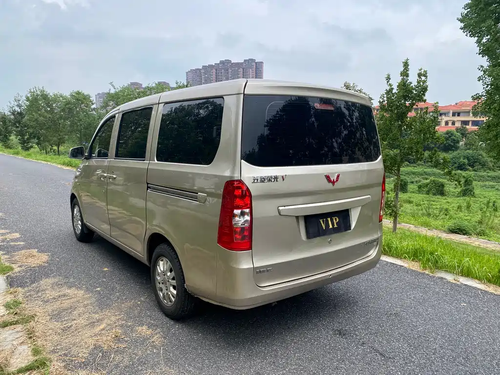 Wuling Rongguang V — миниатюра 7