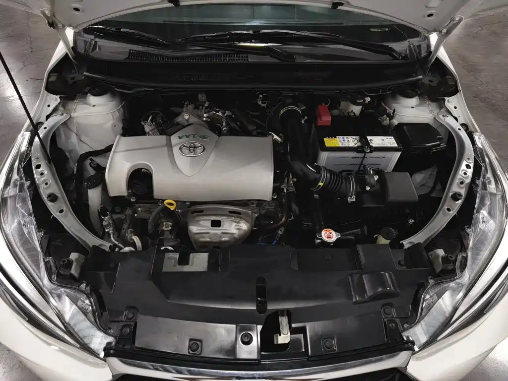 Toyota Yaris L — миниатюра 6