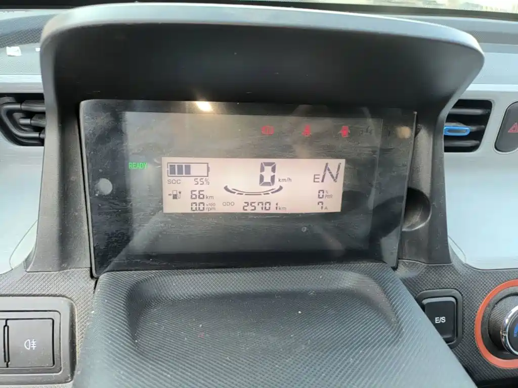 Wuling MINIEV — миниатюра 12