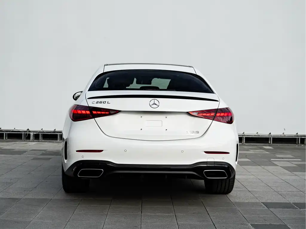 Mercedes-Benz C-Class — миниатюра 6