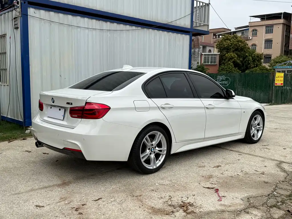BMW 3 SERIES