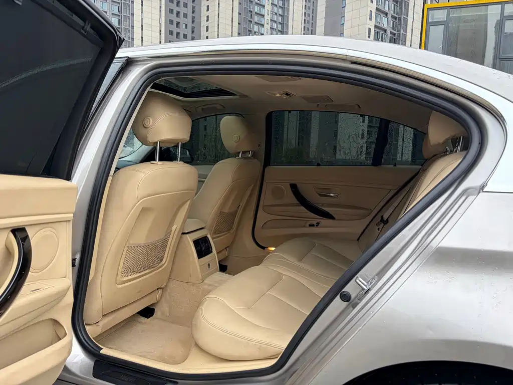 BMW 3 Series — миниатюра 10
