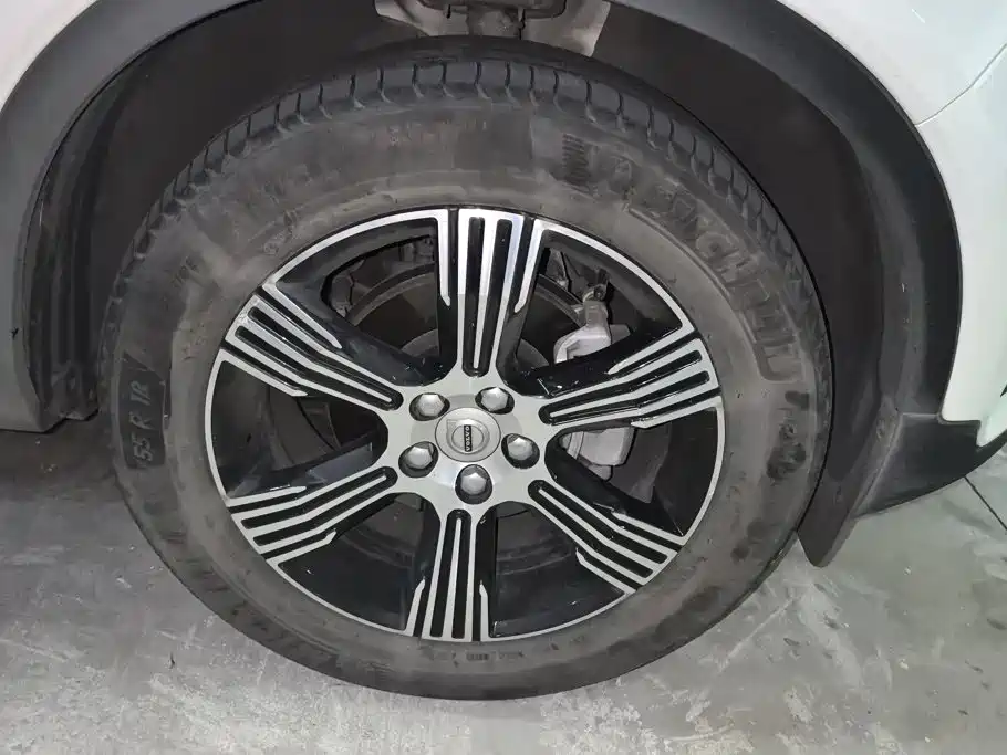 Volvo XC40 — миниатюра 6