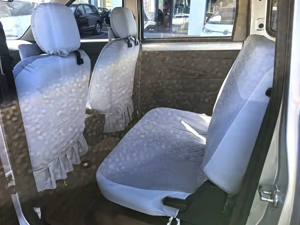 Wuling Hongguang — миниатюра 13