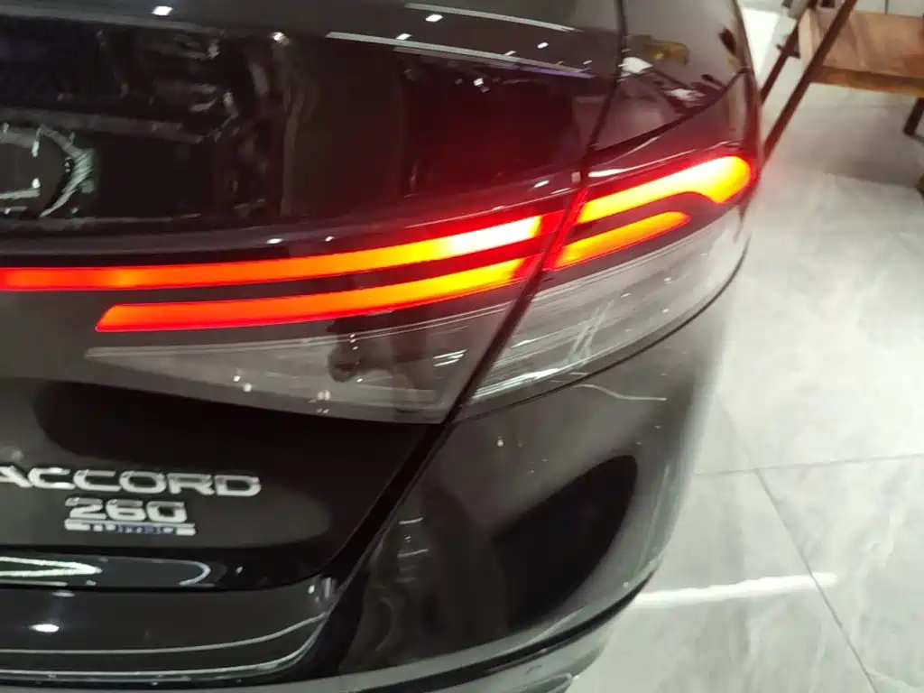 Honda Accord — миниатюра 8