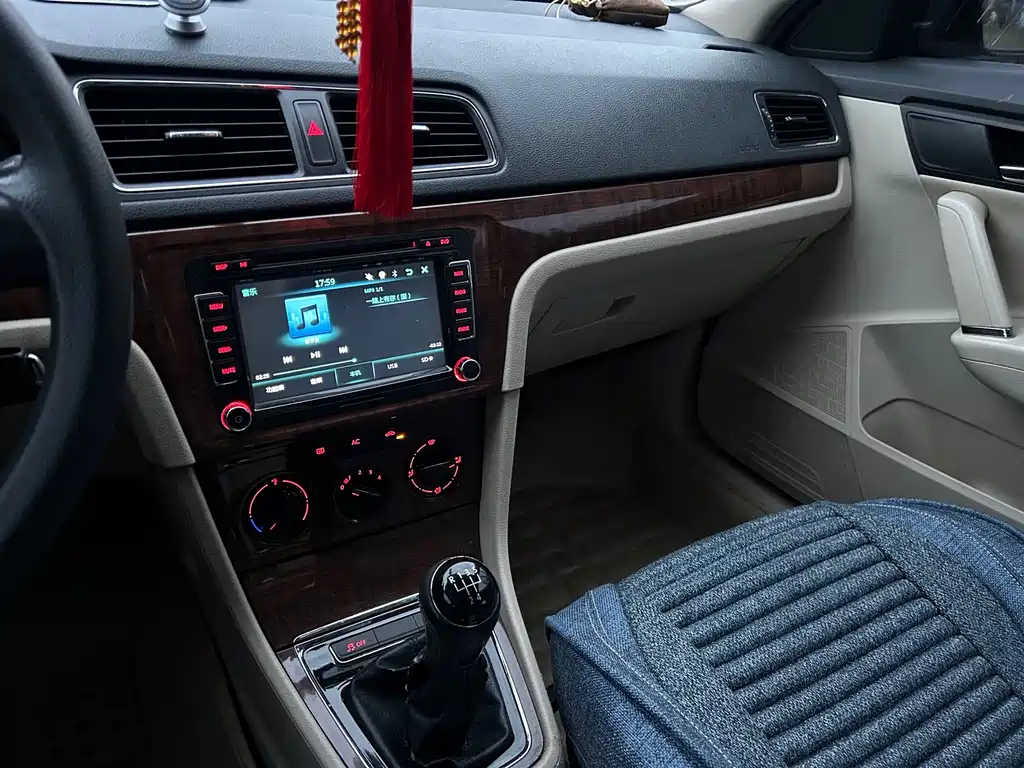 Volkswagen Lavida — миниатюра 8