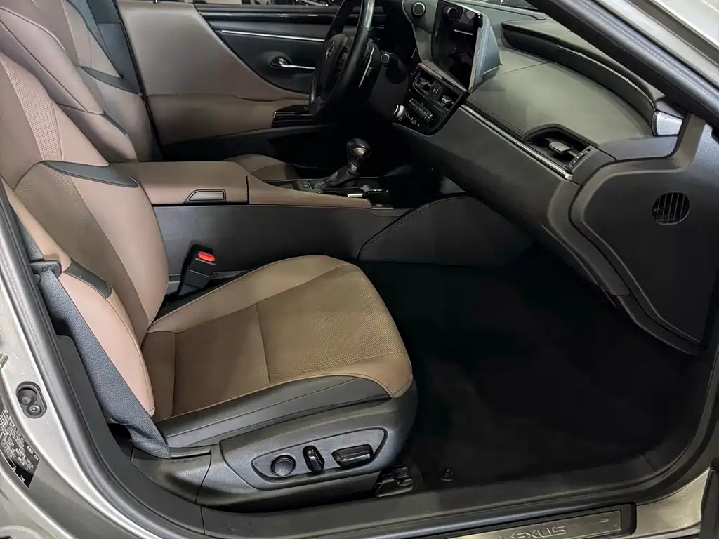 Lexus ES 2023 200
