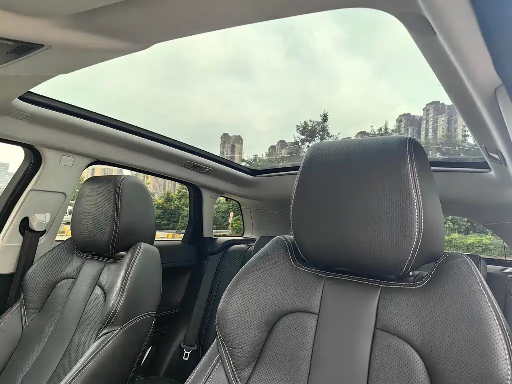 Land Rover Range Rover Evoque 2013 2.0T 5