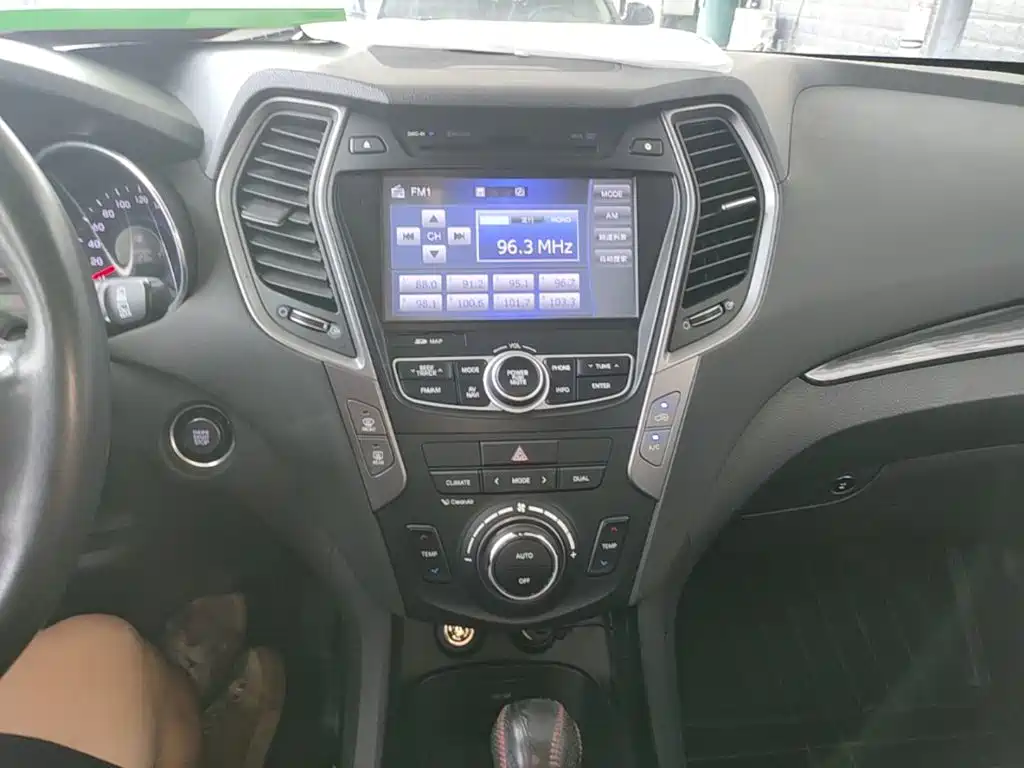 Hyundai Santa Fe — миниатюра 13