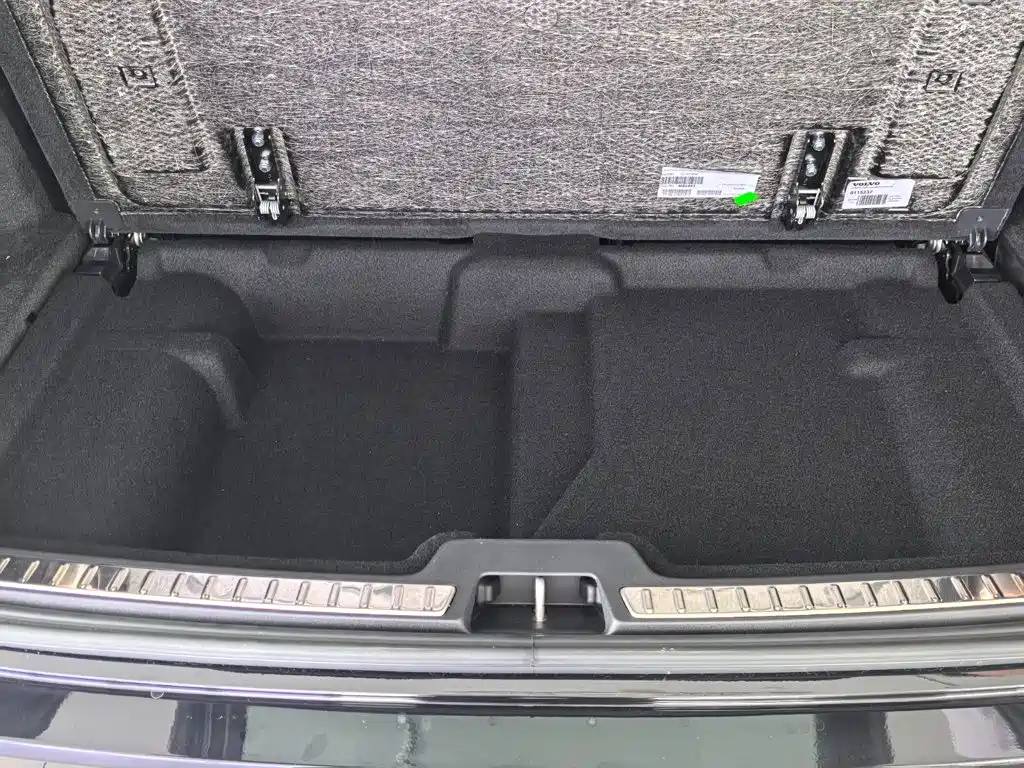 Volvo XC90 PHEV — миниатюра 17
