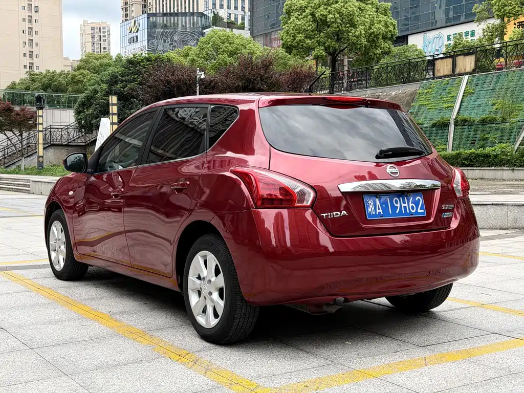 Nissan Tiida — миниатюра 6