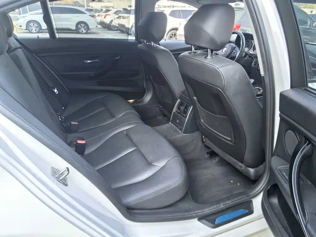 BMW 3 Series — миниатюра 8