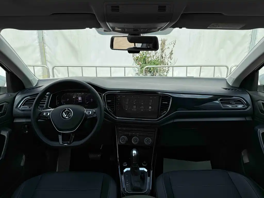 Volkswagen T-Roc — миниатюра 4
