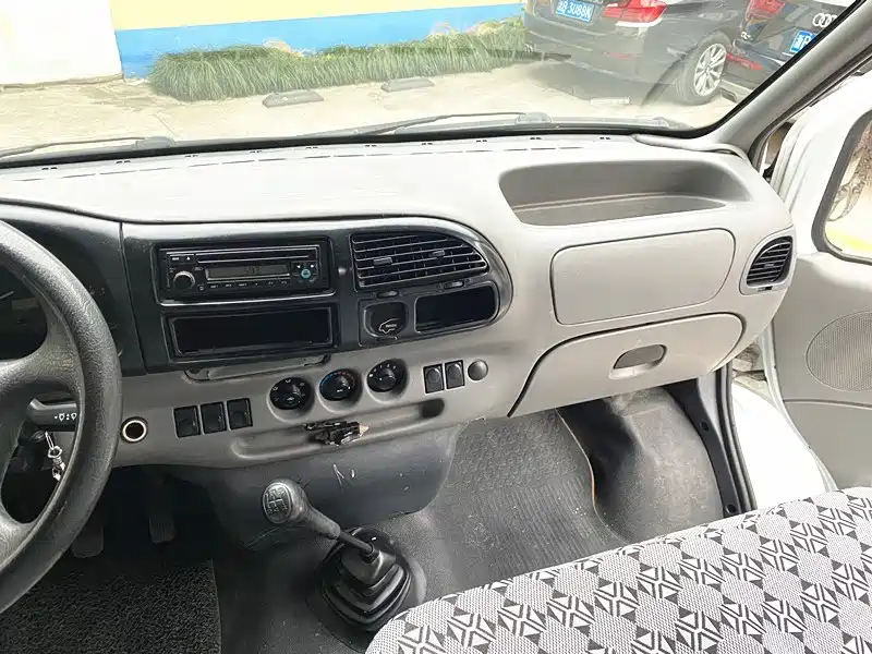 Ford Transit Classic — миниатюра 10