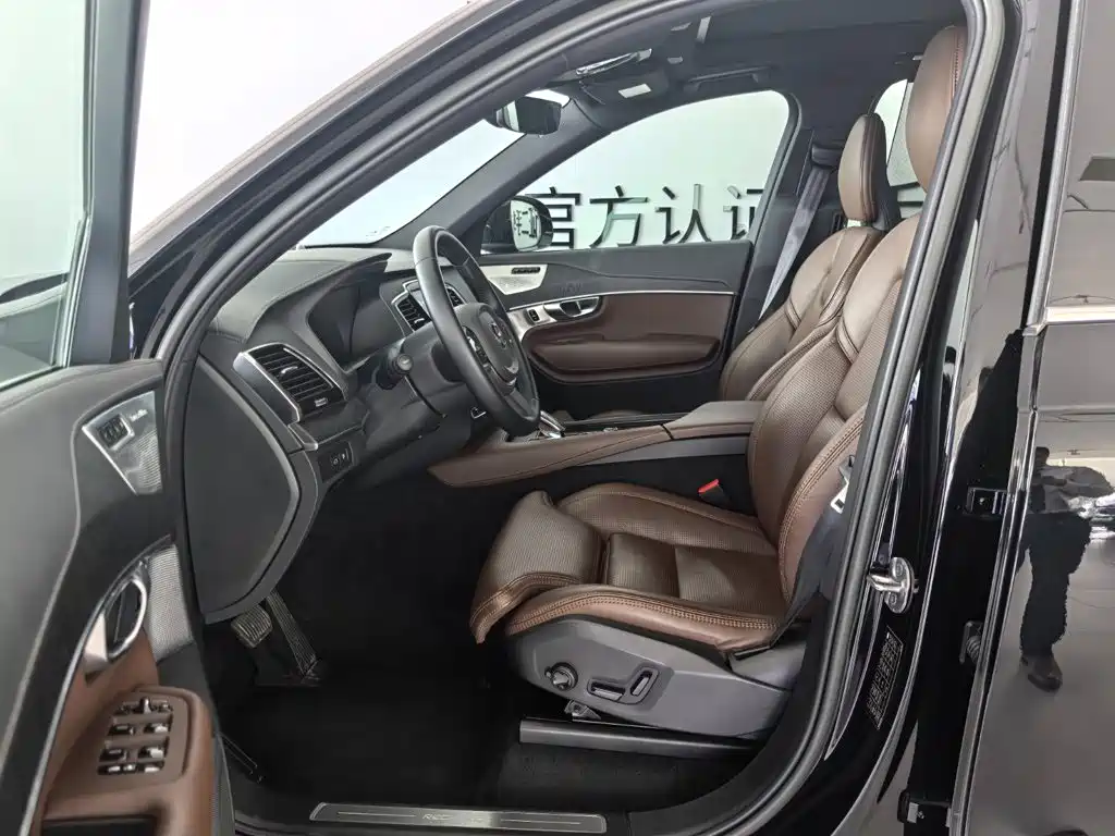 Volvo XC90 PHEV — миниатюра 7