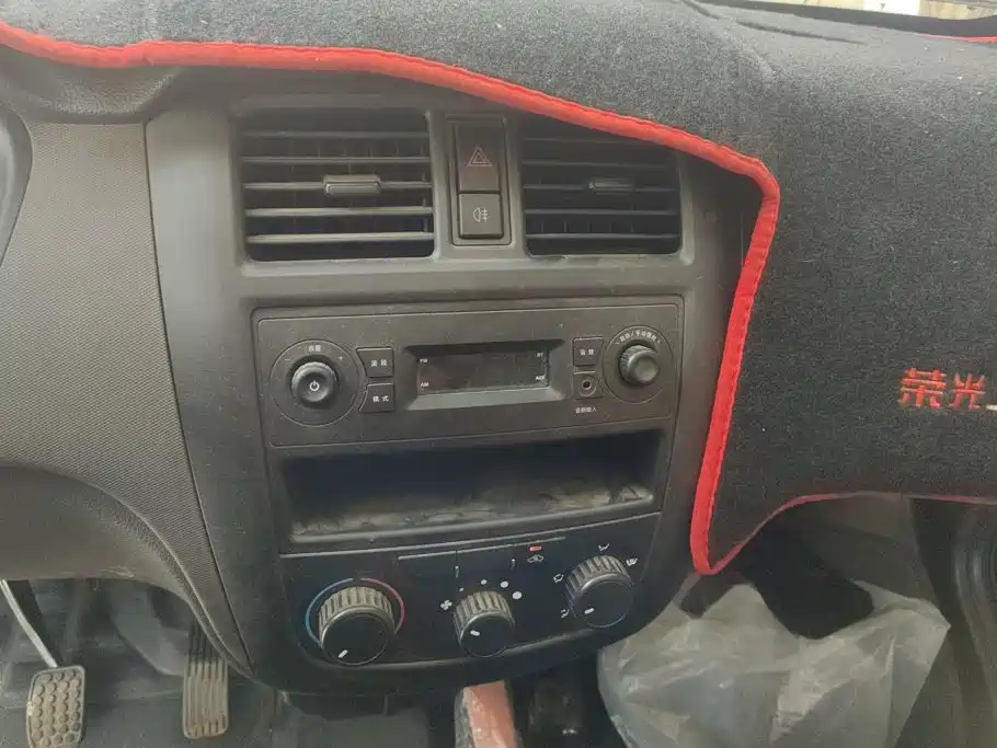 Wuling Rongguang S — миниатюра 13