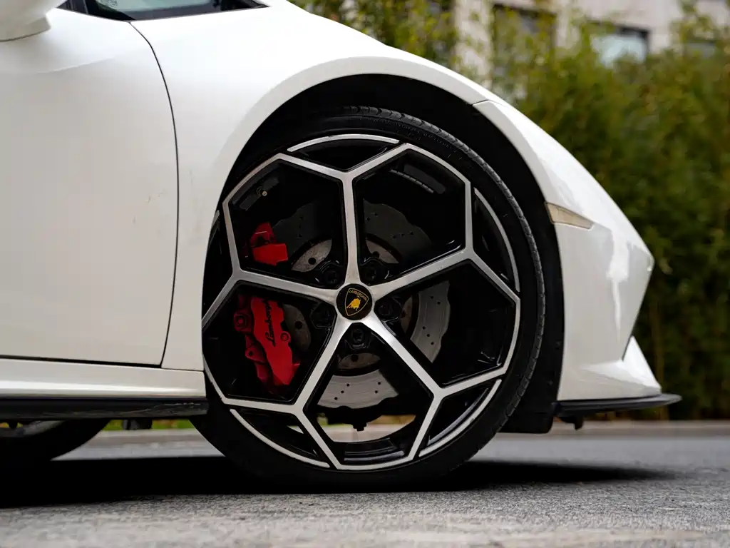 LAMBORGHINI HURACÁN