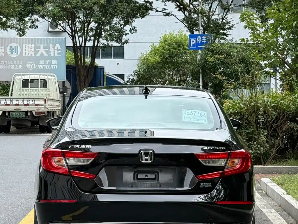 Honda Accord — миниатюра 6