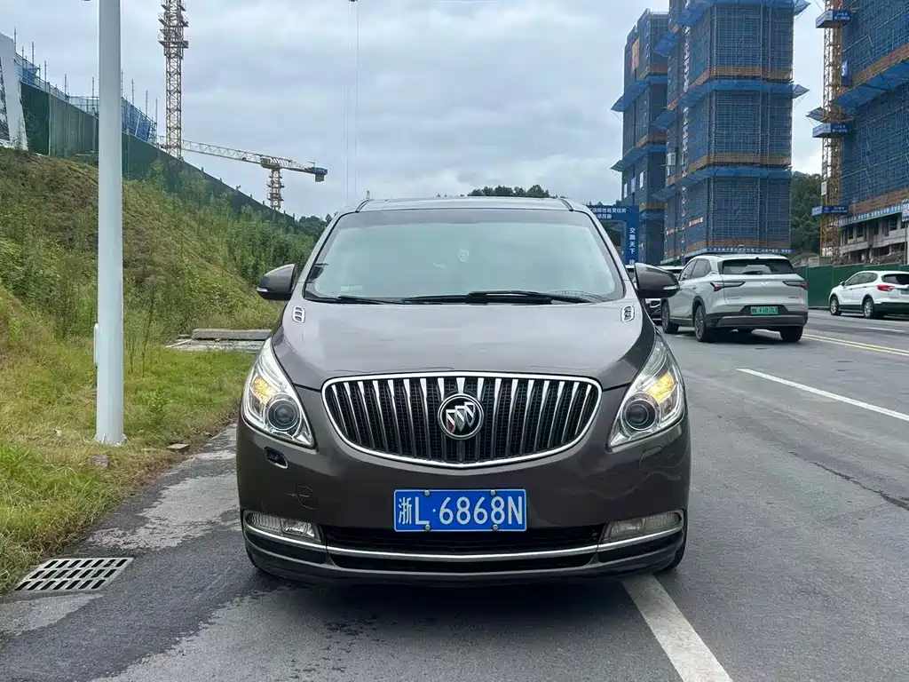Buick GL8 — миниатюра 2