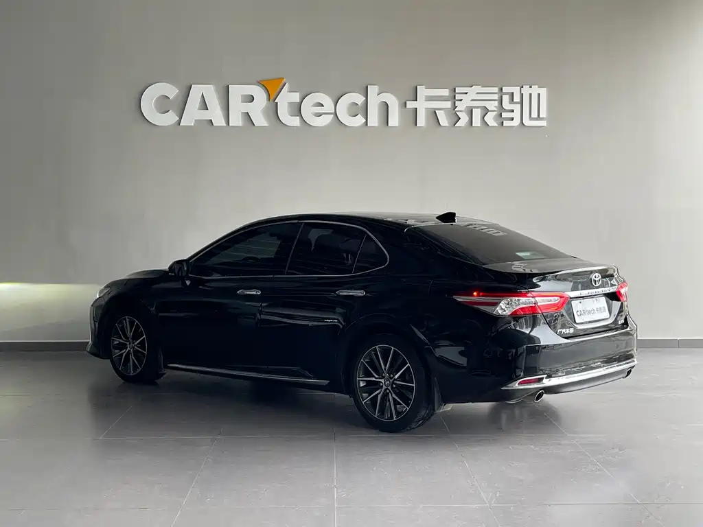 Toyota Camry — миниатюра 6