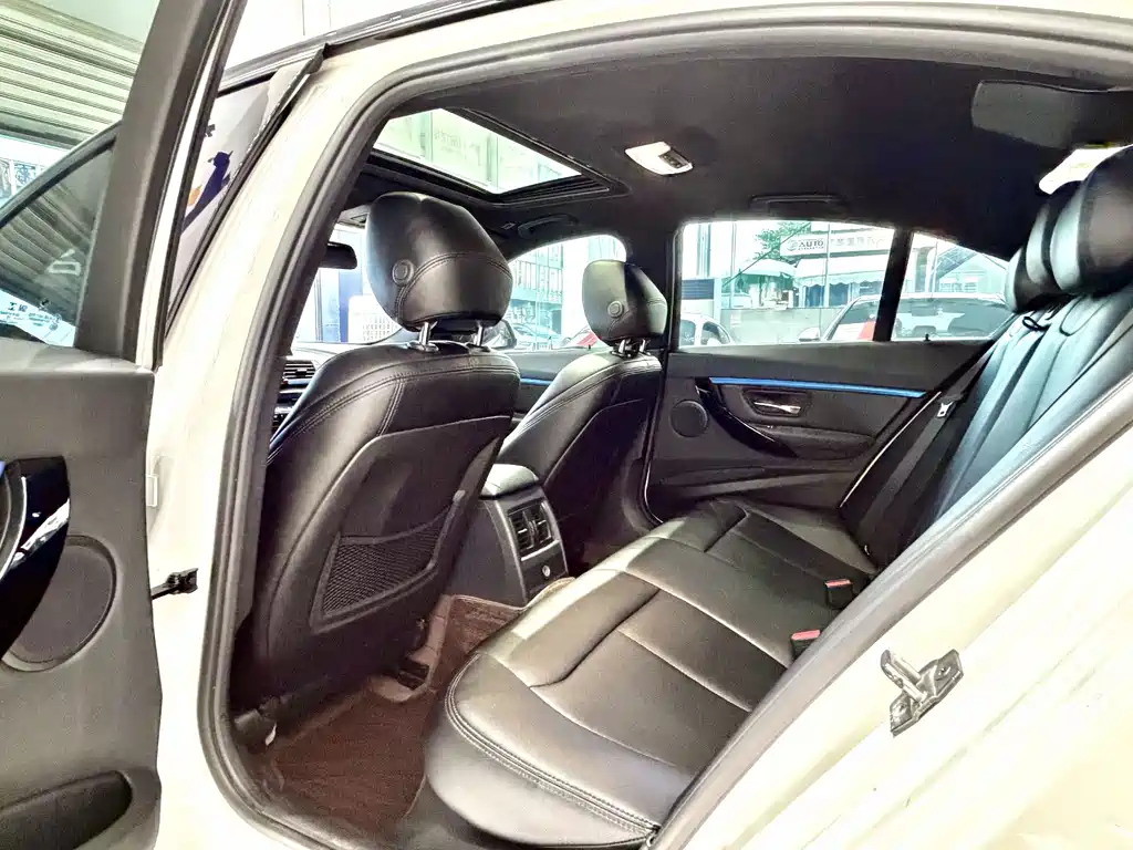 BMW 3 Series — миниатюра 12
