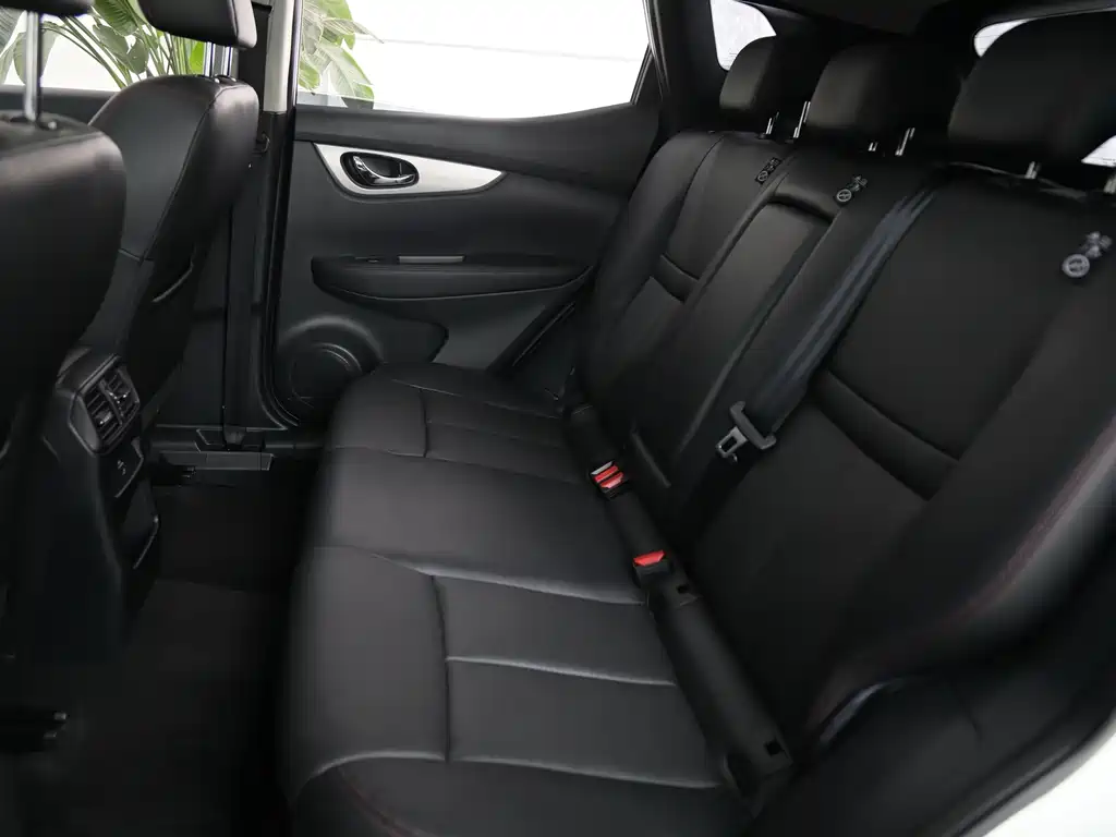 Nissan Qashqai — миниатюра 14