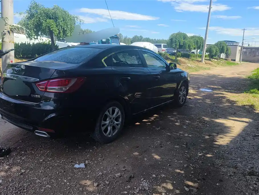 Haima Familia 2014 M5 1.6L MT Comfort