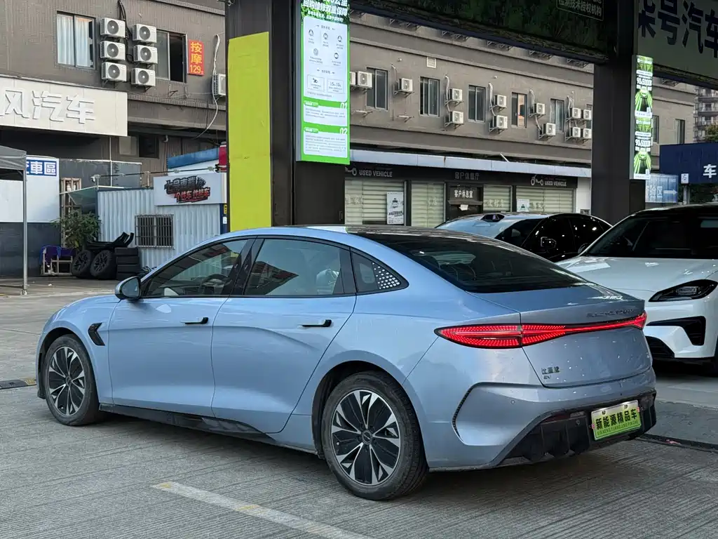 BYD Seal — миниатюра 12